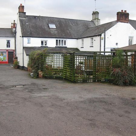 The Crosskeys Inn アースク エクステリア 写真