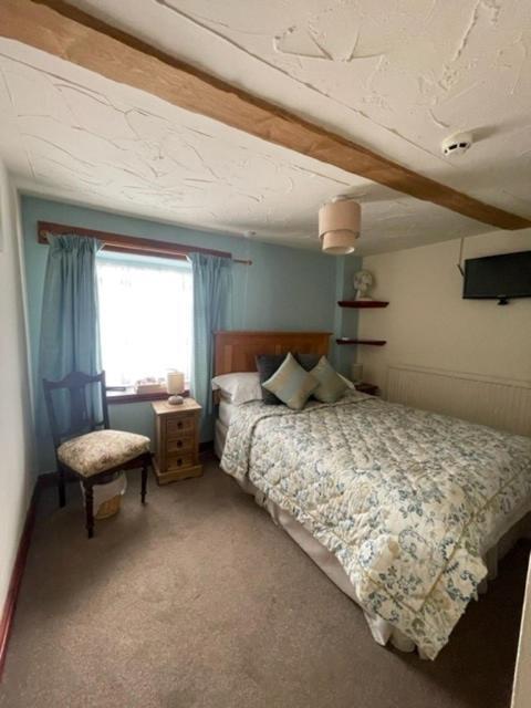 The Crosskeys Inn アースク エクステリア 写真