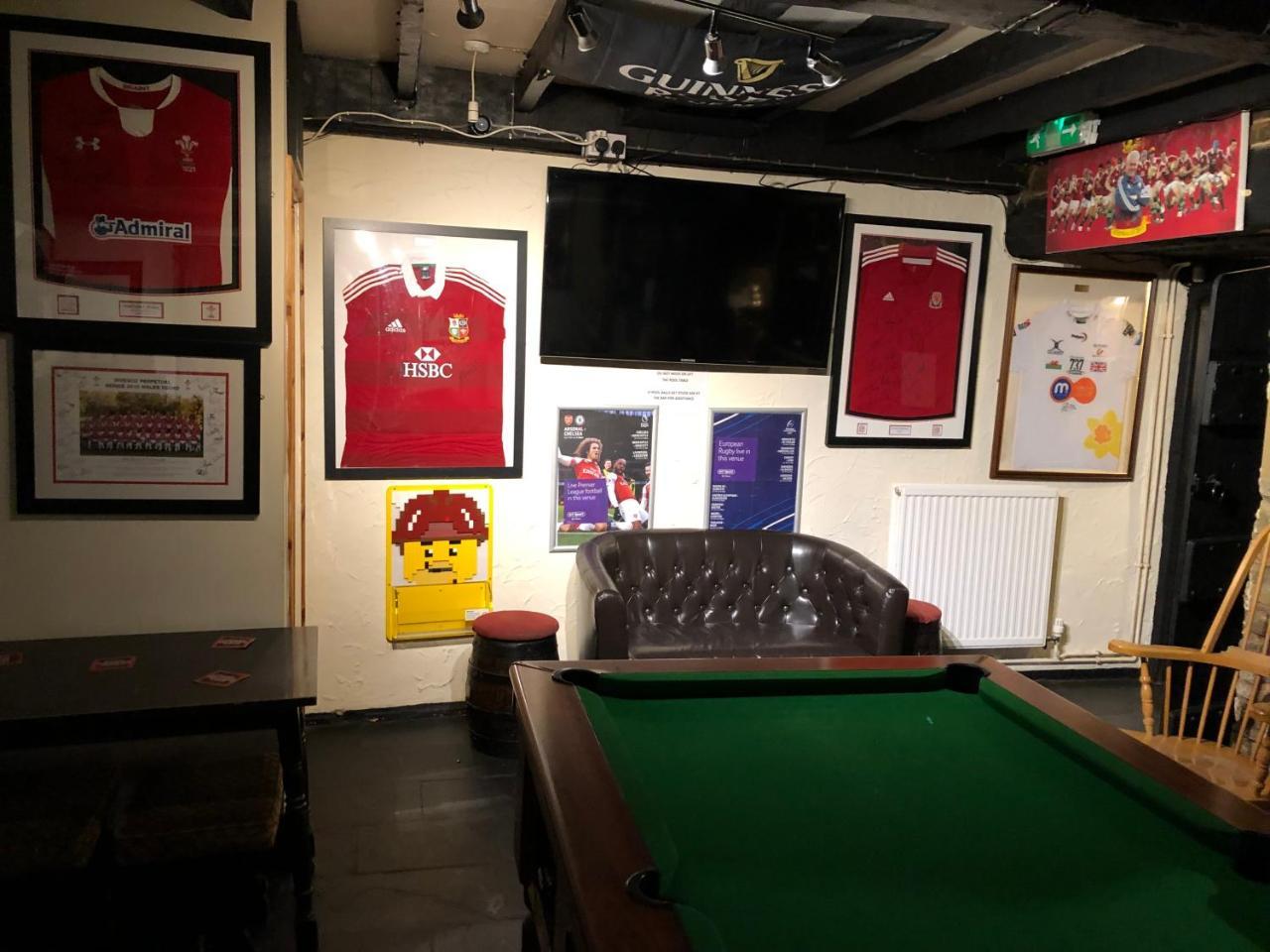 The Crosskeys Inn アースク エクステリア 写真
