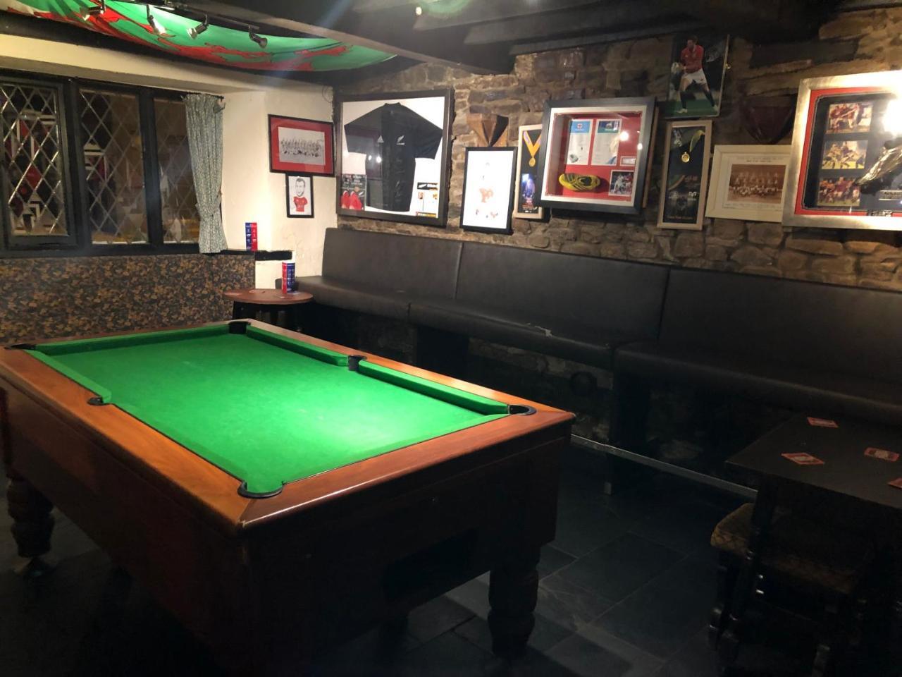 The Crosskeys Inn アースク エクステリア 写真